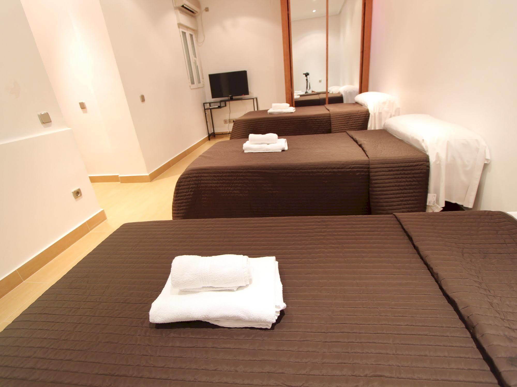 Apartamentos Good Stay Prado Madrid Exterior foto