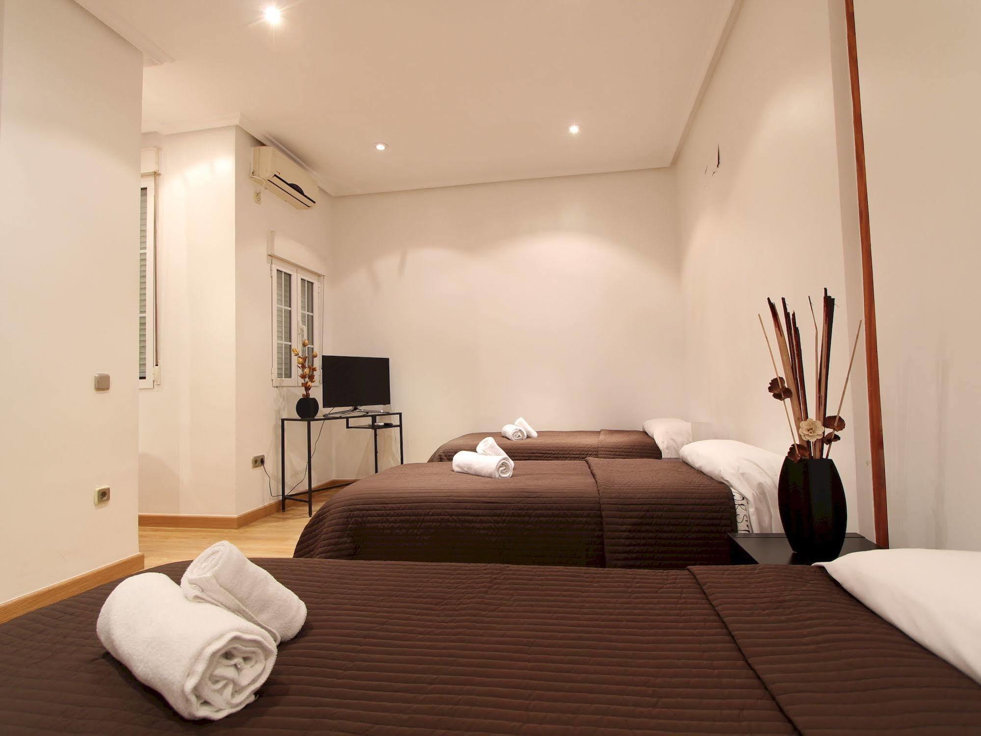 Apartamentos Good Stay Prado Madrid Exterior foto